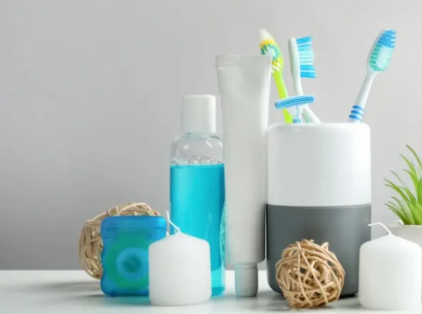 Jakie produkty do pielęgnacji zębów wybrać, by zmniejszyć ryzyko powstawania osadów?