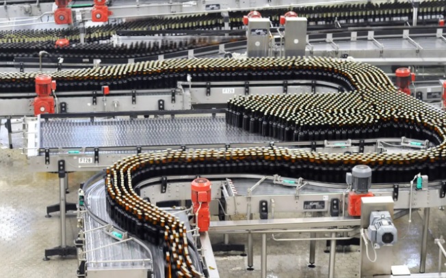 Które funkcje maszyn pakujących są najbardziej opłacalne w 2025 roku?