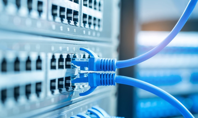 Czy warto zmienić dotychczasowe łącze na Internet światłowodowy?