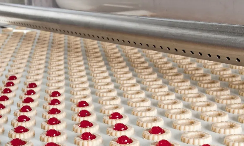 Jak maszyny cukiernicze wpływają na powtarzalność wypieków i deserów?